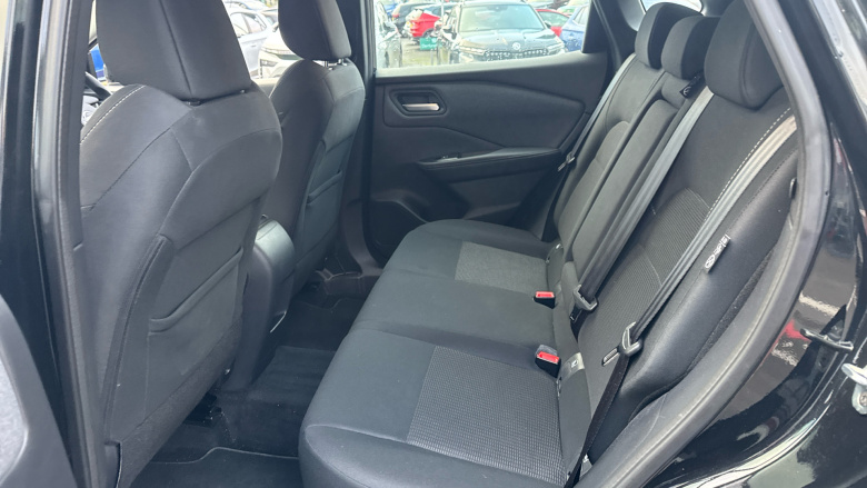 Nissan Qashqai 1.3 DiG-T MH Acenta Premium 5dr Petrol Hatchback